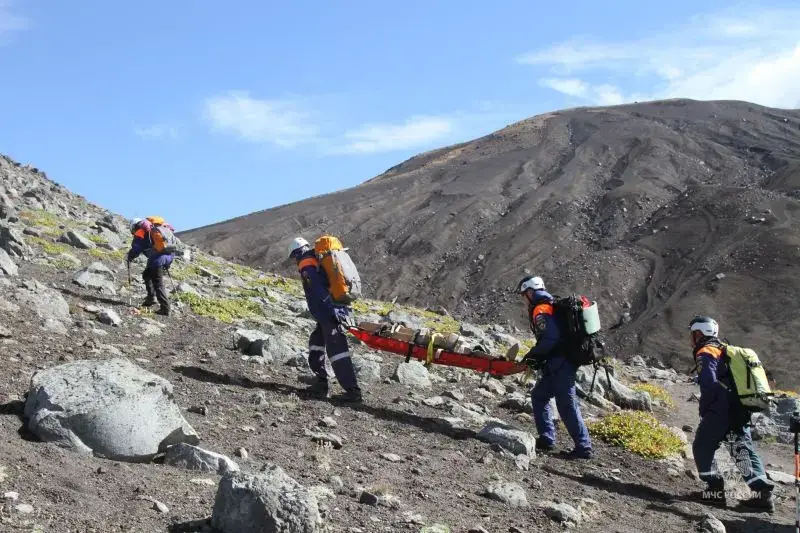 Kamchatka rescuers conducted exercises on Mount Camel with a stretcher