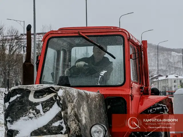 the beginning of winter in the snowiest city of Russia