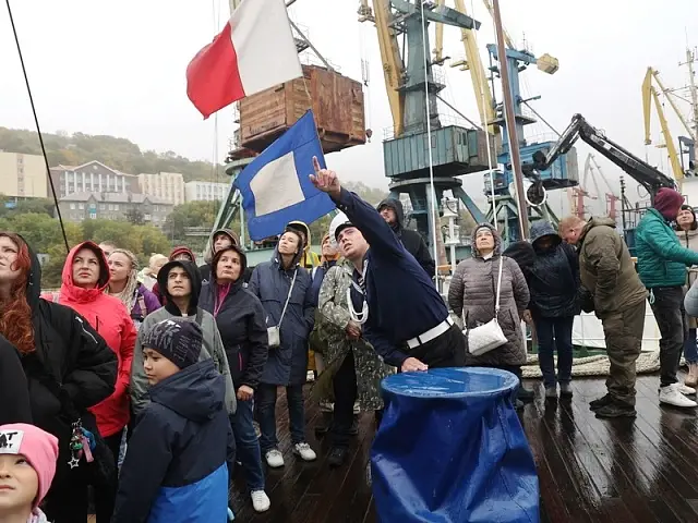 The sailing ship "Nadezhda" welcomes Kamchatka residents for an "Open Deck" event