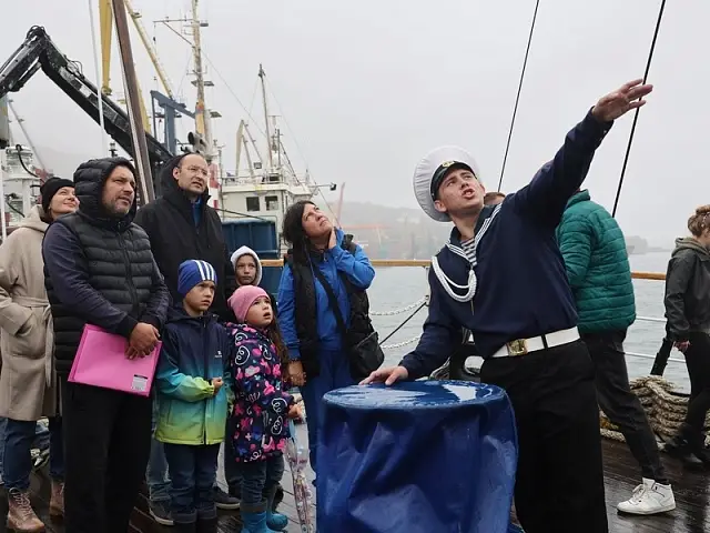 The sailing ship "Nadezhda" welcomes Kamchatka residents for an "Open Deck" event