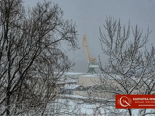 the beginning of winter in the snowiest city of Russia