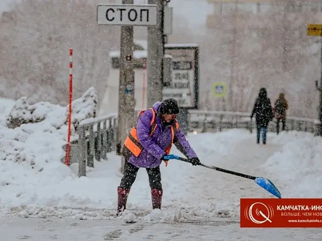 the beginning of winter in the snowiest city of Russia