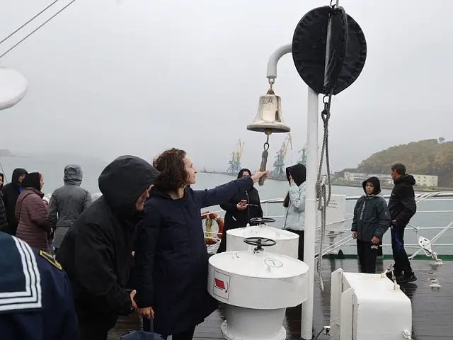 The sailing ship "Nadezhda" welcomes Kamchatka residents for an "Open Deck" event
