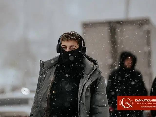 the beginning of winter in the snowiest city of Russia