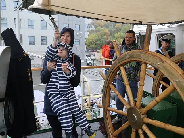 The sailing ship "Nadezhda" welcomes Kamchatka residents for an "Open Deck" event