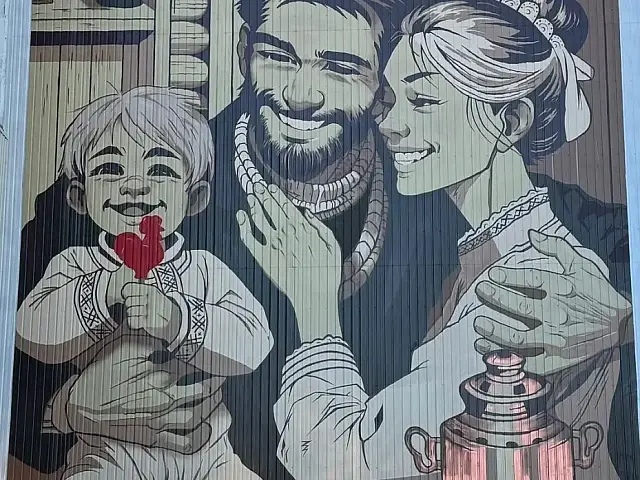 Mural "Take Care of Your Family" Wins Avacha Street Art Festival in Petropavlovsk