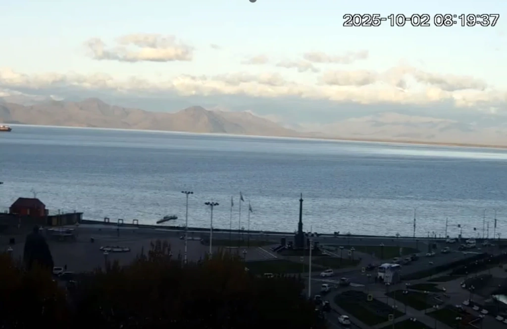 Live Webcam: Central Square of Petropavlovsk-Kamchatsky Live Webcam: Central Square of Petropavlovsk-Kamchatsky