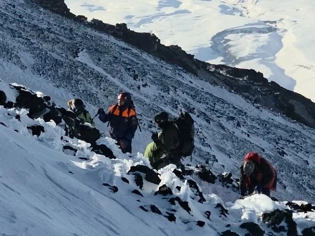 Rescuers Unfurl Emergency Ministry Flag on Summit of Klyuchevskoy Volcano in Kamchatka